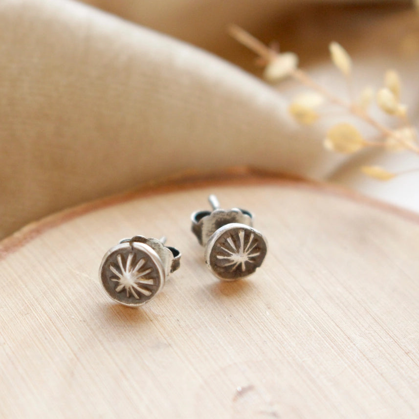 Columbine Burst - Earrings - Post