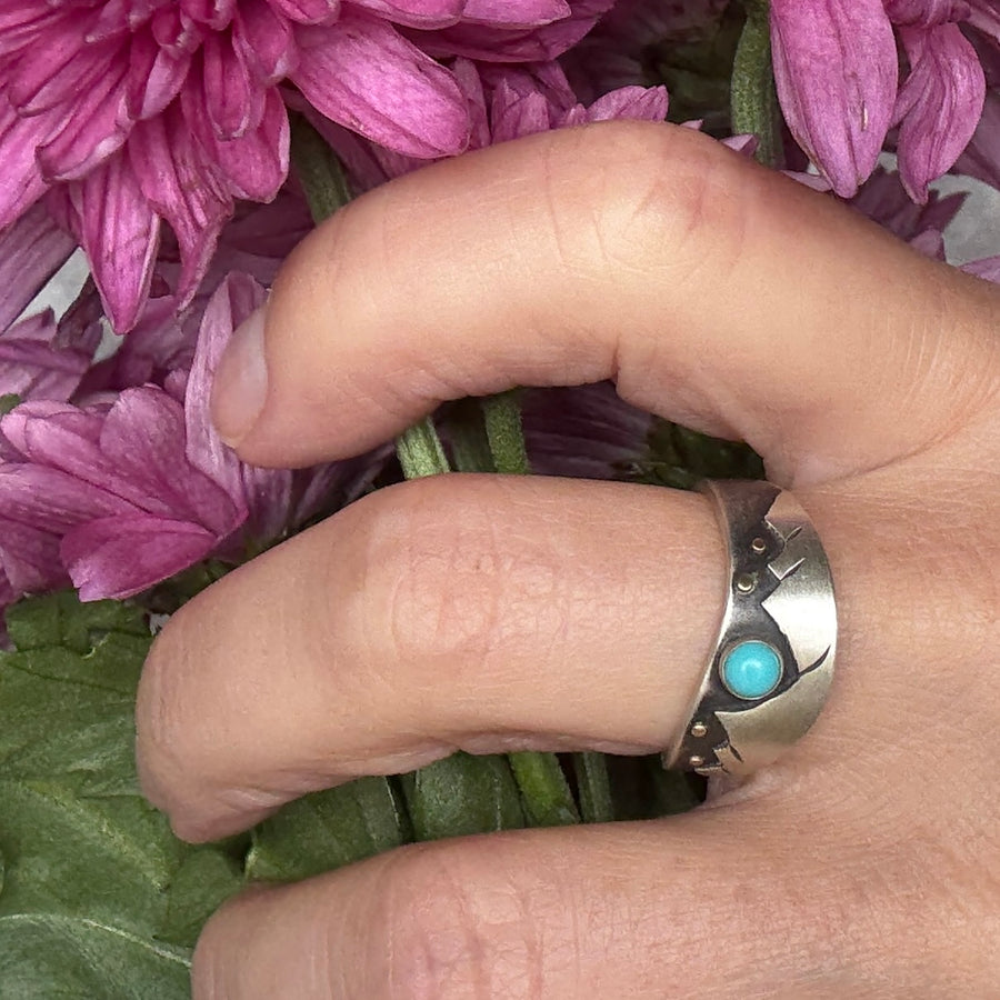 Mountains Ring with Turquoise #16s