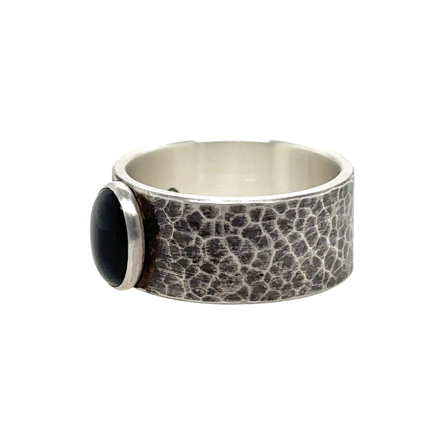 Onyx Ring with Hammered Band