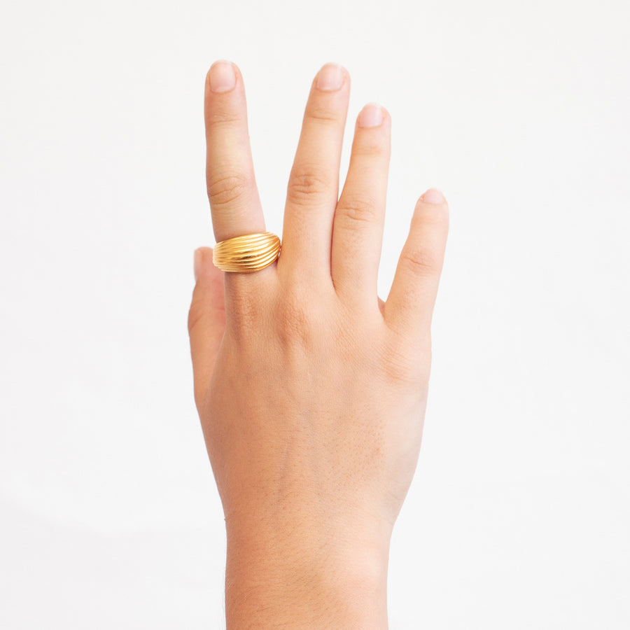 Onaria - Ring - Size 7.75