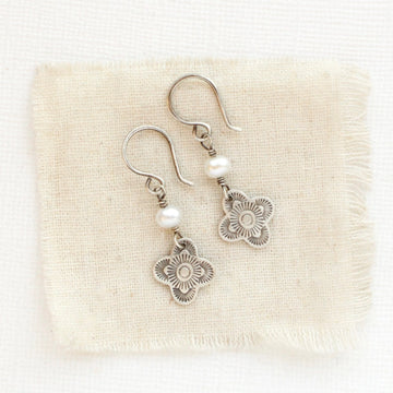 Talara - Earrings - Pearl