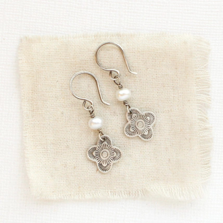 Talara - Earrings - Pearl