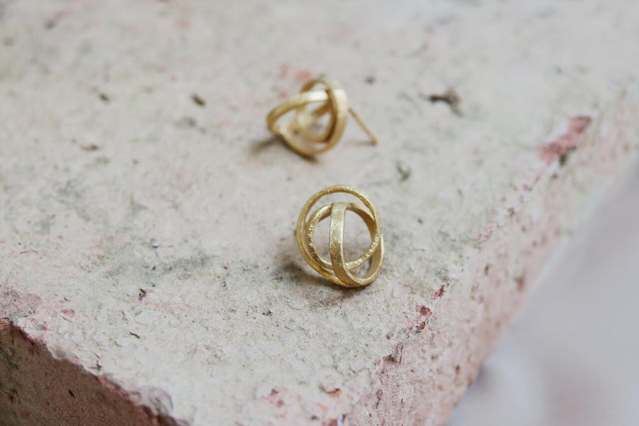 Embolic Wire in Gold - Earrings