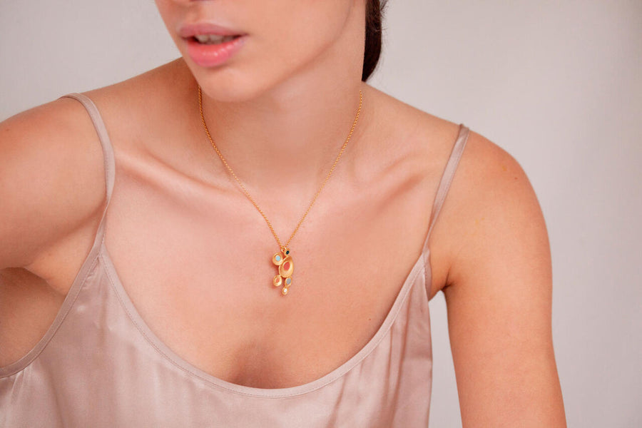 Favorita Colors in Gold - Necklace - Small Pendant