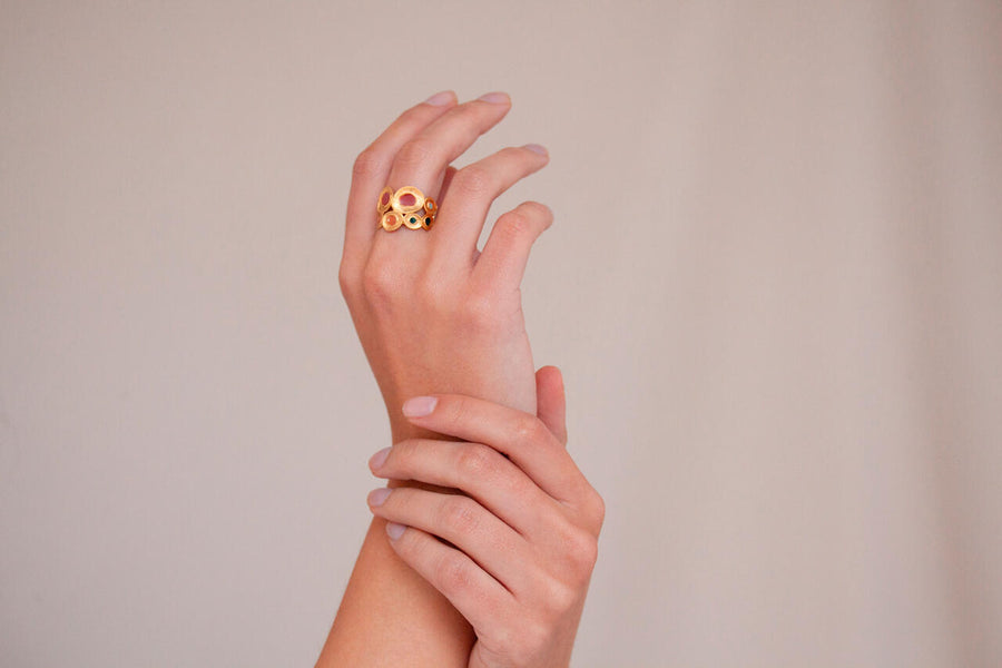 Favorita Colors in Gold - Ring - Large - Size 7
