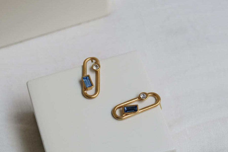 Medes - Earrings - Small Oval Studs